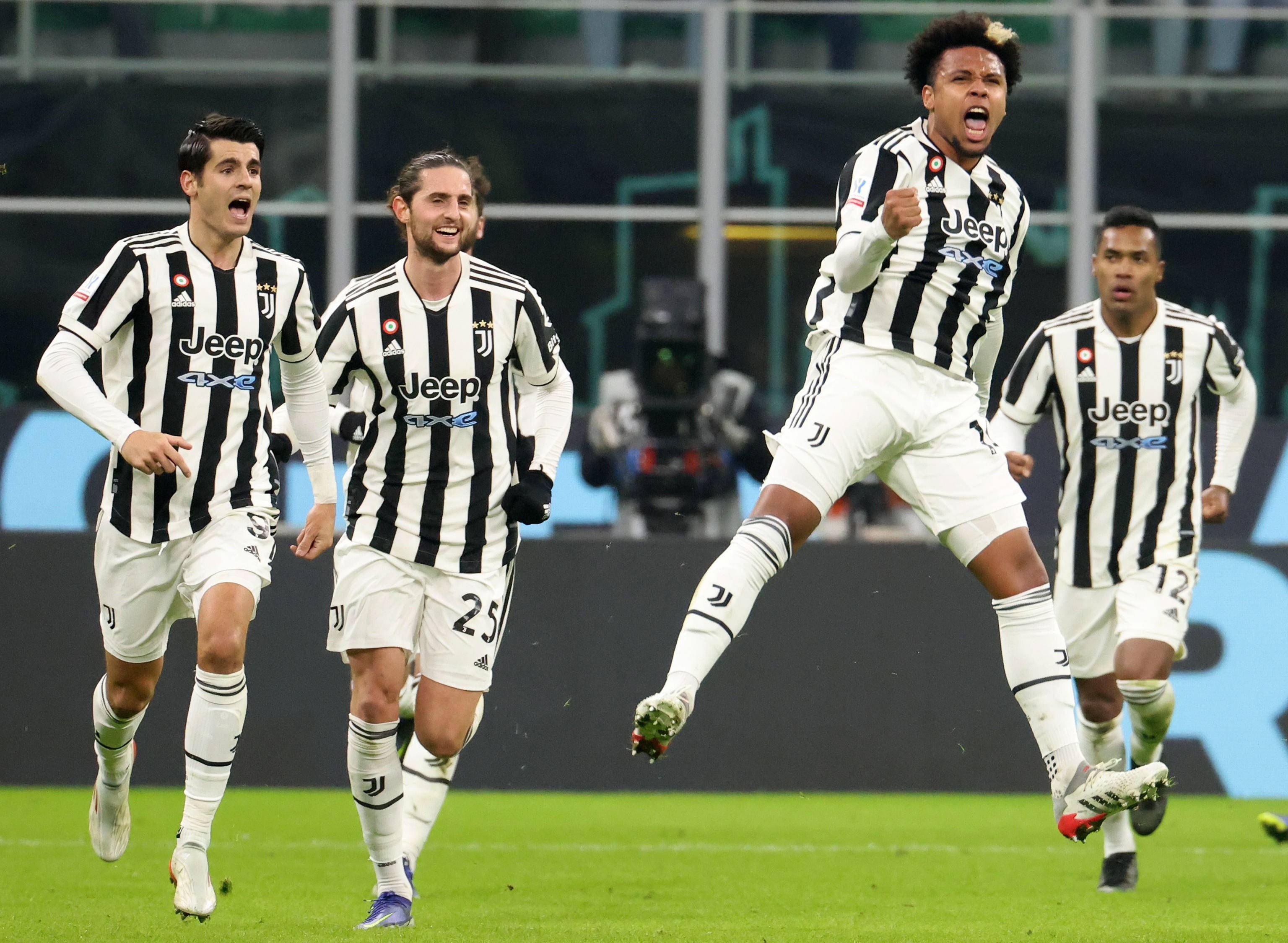 完成梅开二度，谢什科当选与伯恩利一役曼联队内最佳球员