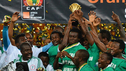 势不可挡！拜仁13胜2平、打进55球，创造德甲同期最佳纪录