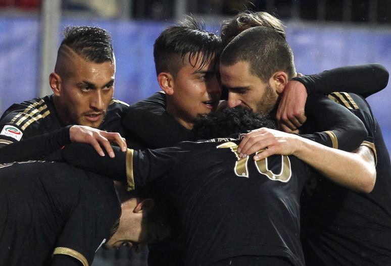 马尔卡宁33+7 爵士战胜独行侠