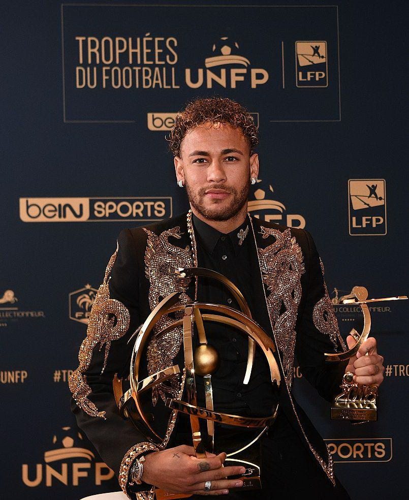 [德甲]法兰克福门将再送大礼 内布尔补射破门